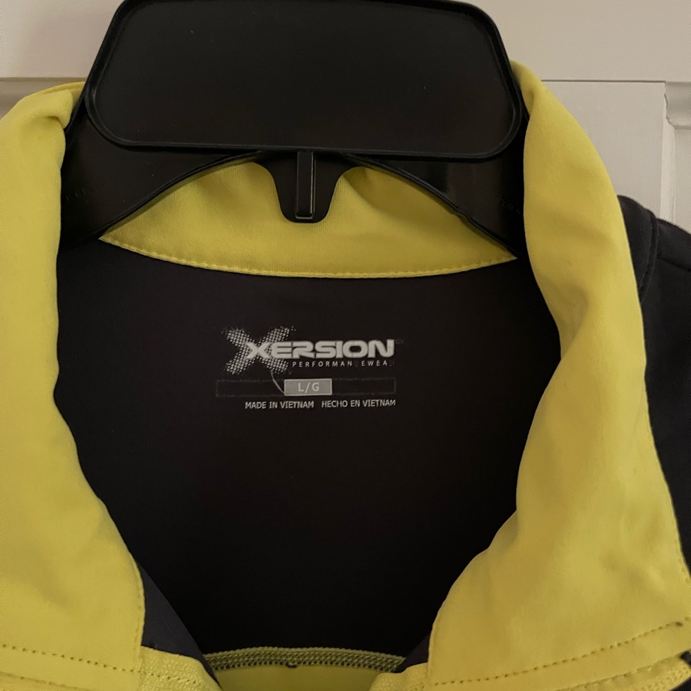 Xersion Jacket - Picture 2 of 3